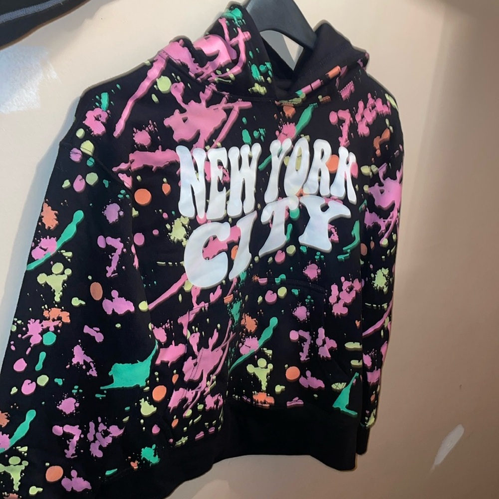 New York City multicolored pullover